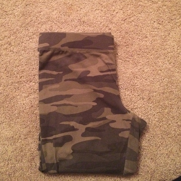 Express Pants - Camo Leggings