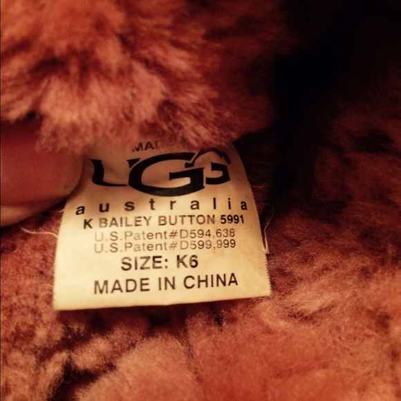 Pink Bailey button uggs - Picture 3 of 3