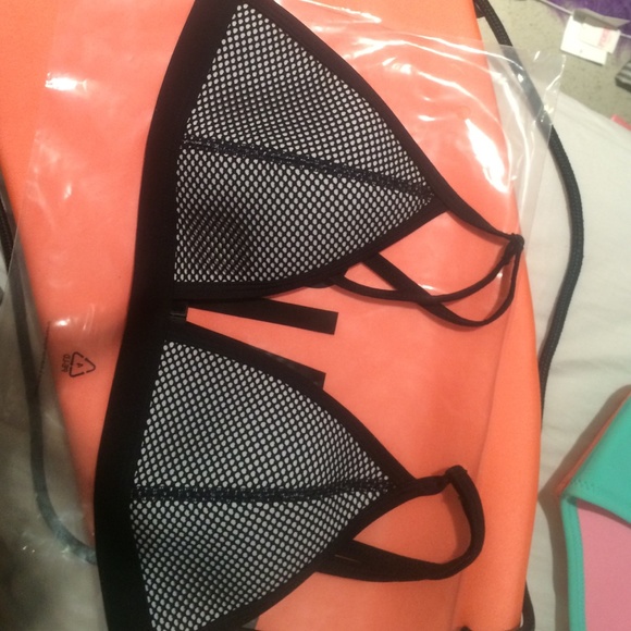 Triangl top AUTHENTIC !!!!