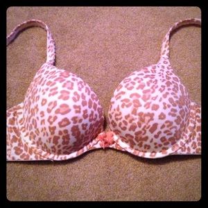 VICTORIAS SECRET 34D Cheetah bra