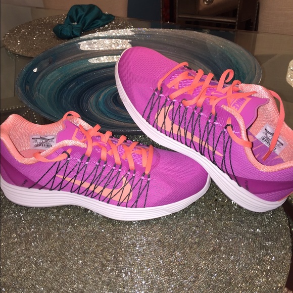 Nike Shoes - Womens Nike lunaracer+