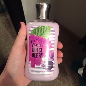 Bath and body works Venice dolce berry body lotion