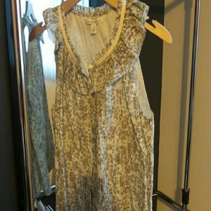 BR sleeveless blouse