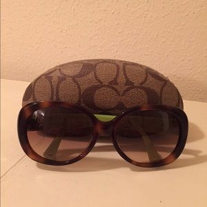 Coach Victoria Tortoise/Lime Sunglasses