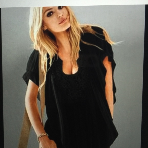 Victoria Secret Cream BoHo Top. - Picture 1 of 4