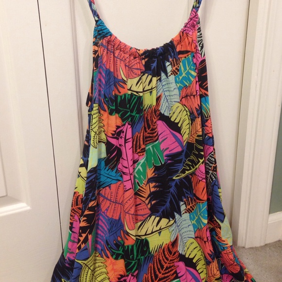 Loose beach dress/shirt.