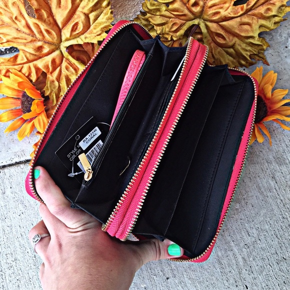 ❗️🚫SOLD❗️Coral's Cherish Wallet Wristlet - Picture 4 of 4
