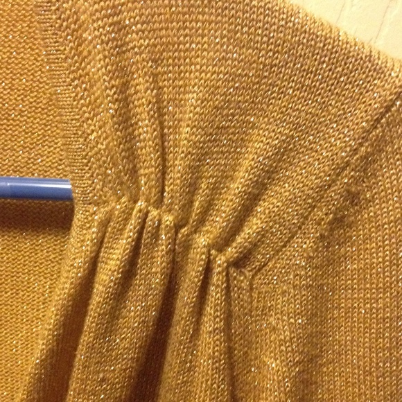 Gold New York and Company shirt - Picture 4 of 4