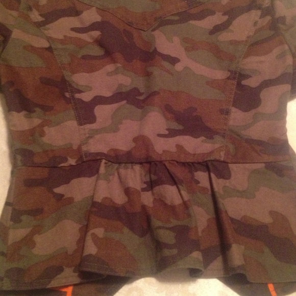 Jacket - Picture 3 of 4