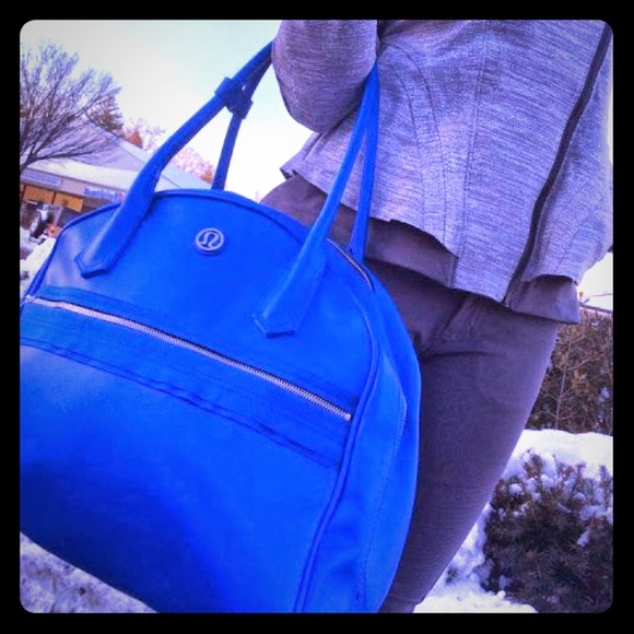 Blue Lululemon gym bag