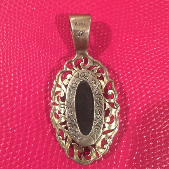 Pendent - Picture 4 of 4