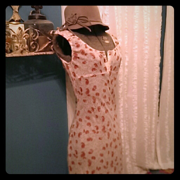 Vintage style eyelet sundress with paisley print