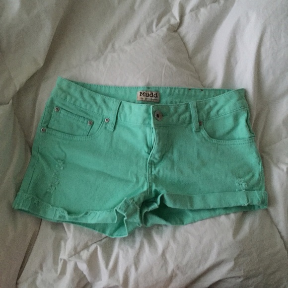 turquoise shorts 💋