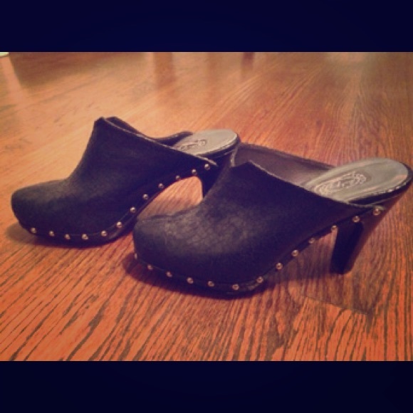 Salpy Black Clogs
