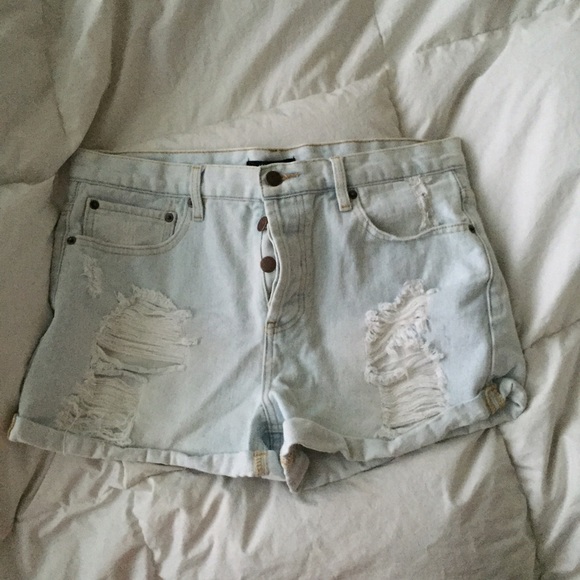distressed high waisted shorts 💋