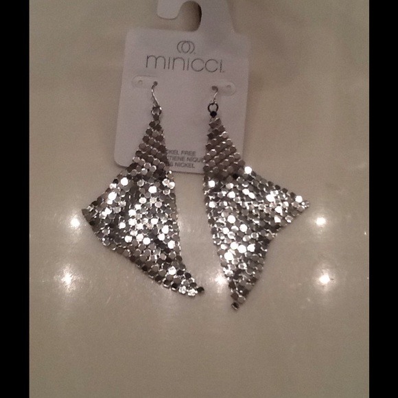 Earring - Picture 2 of 2