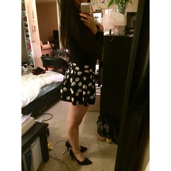 Daisy skater skirt