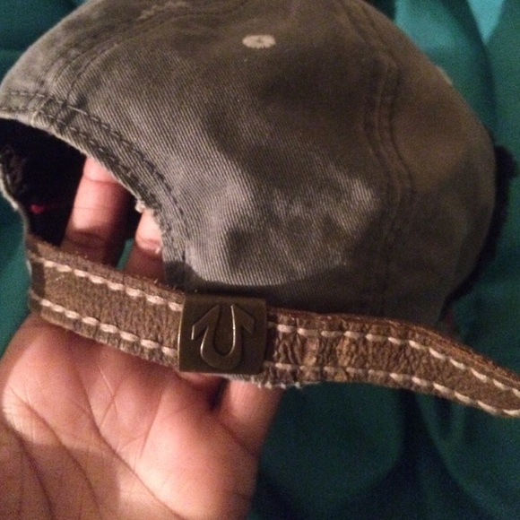 🚫SOLD ON MERCARII!🚫True Religion Hat - Picture 3 of 3