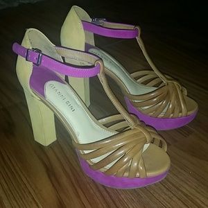 Perfect for the Spring and Summer!  Gianni Bini