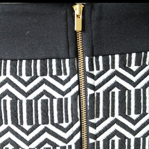 NWT Banana Republic Black & white prt skirt sz 14 - Picture 4 of 4