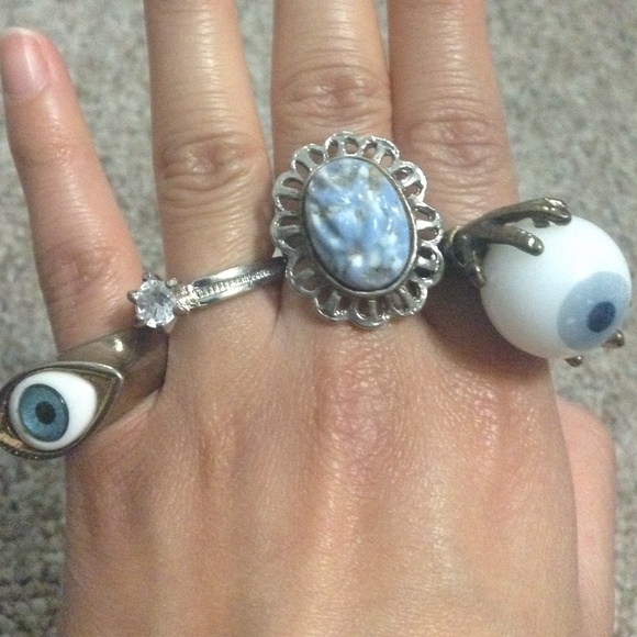 Vintage, eye and diamond ring