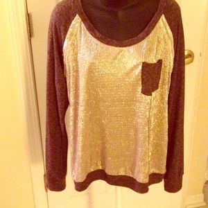 Super cute jersey gold shirt