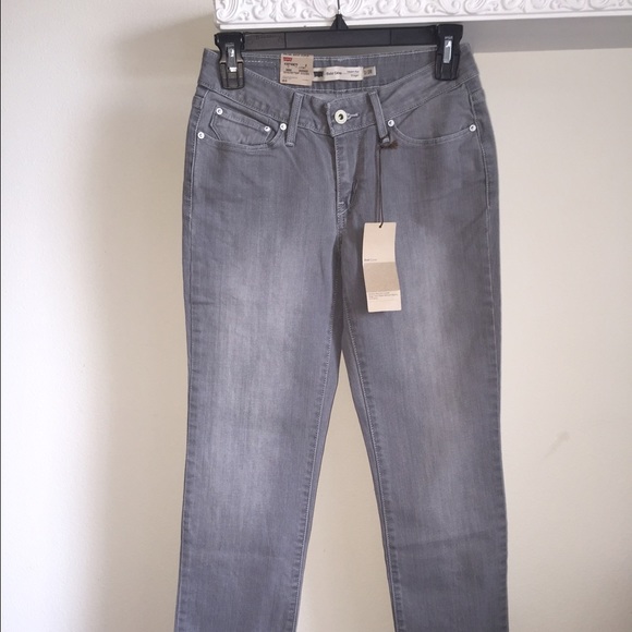 ⛔️⛔️⛔️SOLD⛔️⛔️⛔️Levi jeans