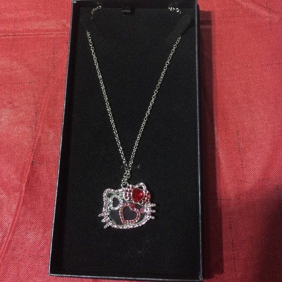 Hello kitty necklace