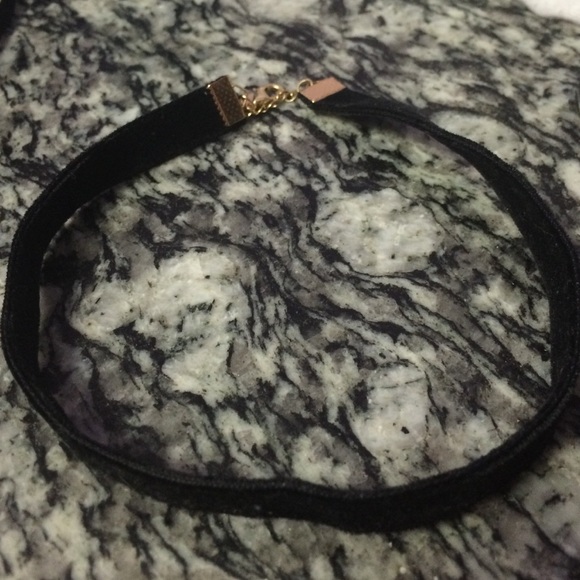 Velvet Brandy Melville Choker