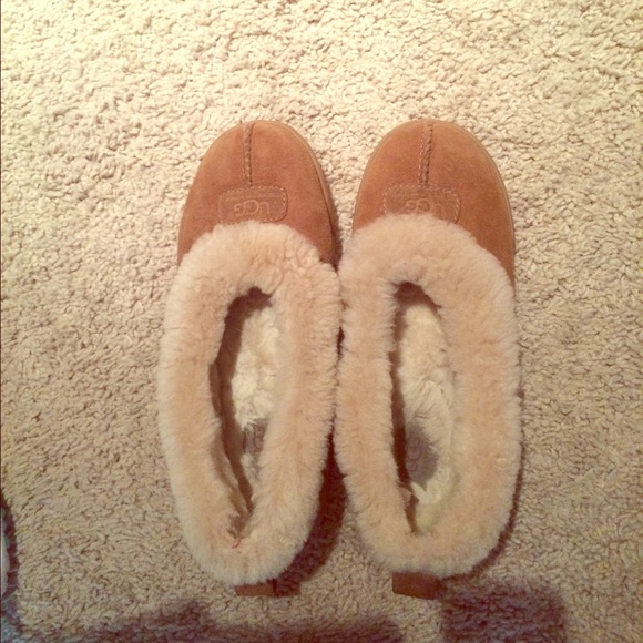New listing ugg slippers