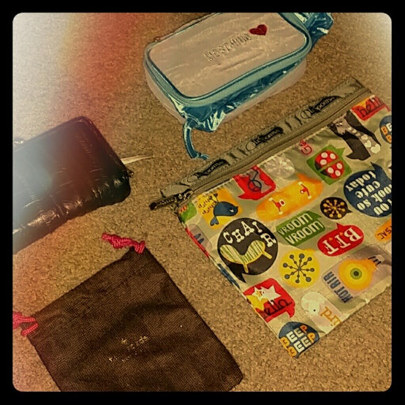 DESIGNER Pouches