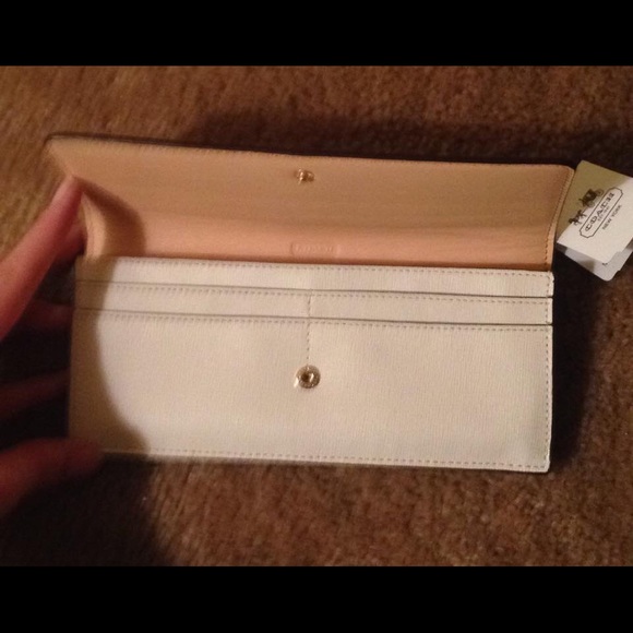 NWT Coach Wallet - Picture 2 of 3
