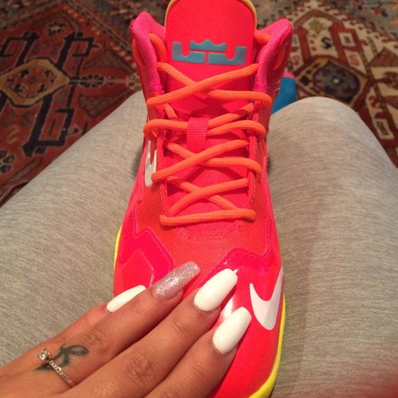 Lebrons - Picture 4 of 4