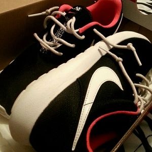 Nike Roshe Runs!!!!!