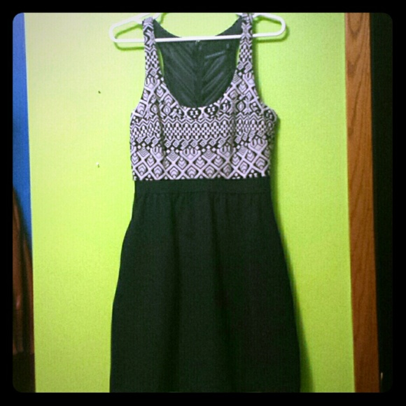 Cynthia Rowley Creme and Black Dress