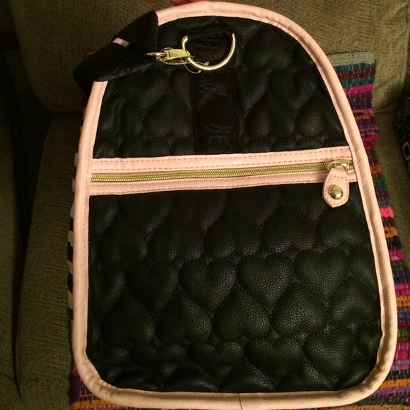 Betsey Johnson Luggage - Picture 2 of 4