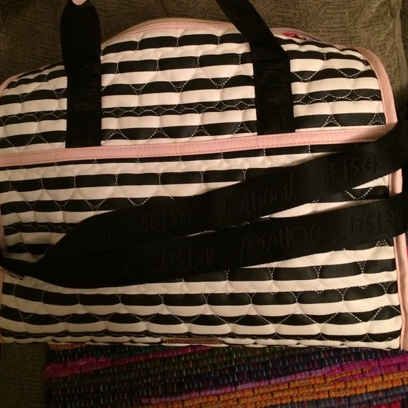 Betsey Johnson Luggage - Picture 4 of 4