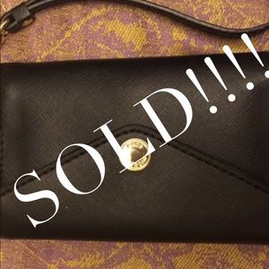 Michael Kors wallet with Iphone holder!