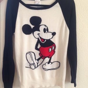 ❌ SOLD ❌ Mickey Mouse Sweater!