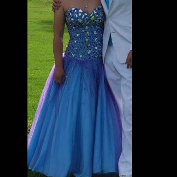 Dresses & Skirts - Prom dress