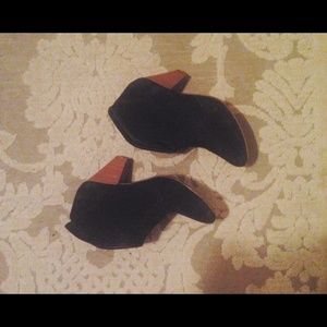 Black booties, Steven by Steve Madden Pembrook