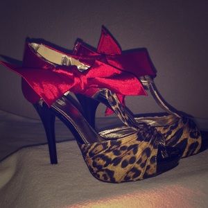 "Fionna" leopard heels