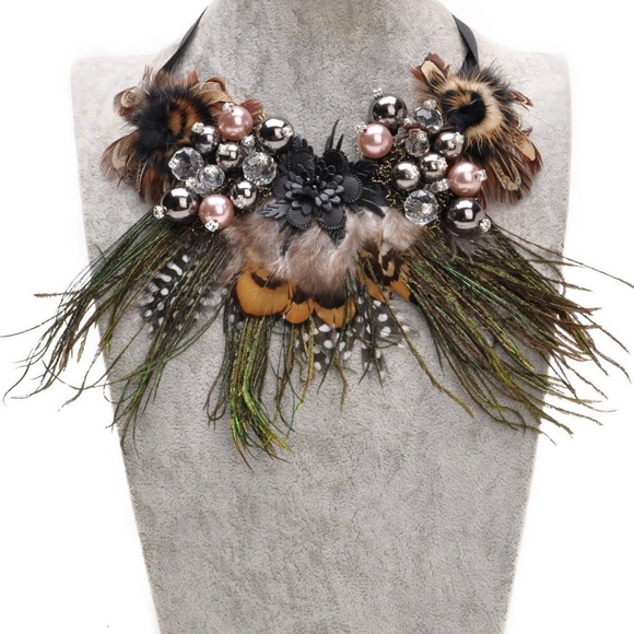 Feather love necklace