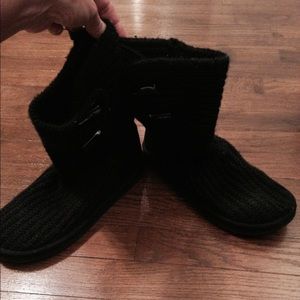 Black sweater boots!!