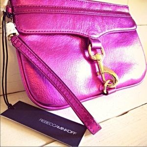 REBECCA MINKOFF 🎀Skinny Wristlet🎀 76%off