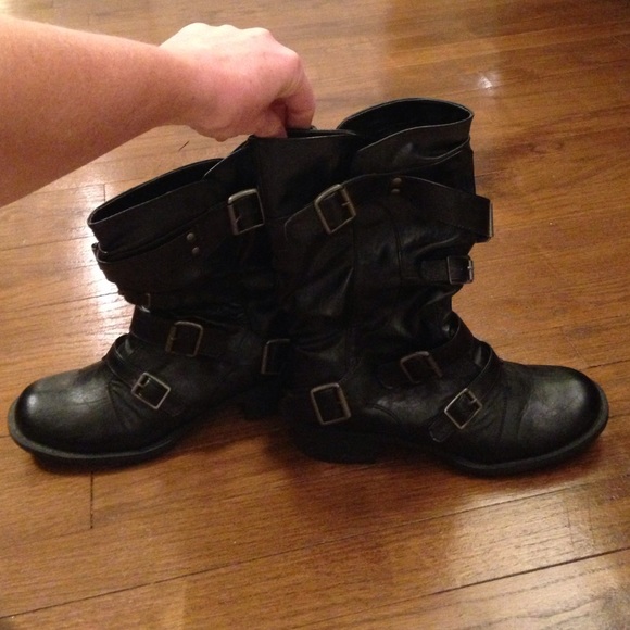 Size 7.5 black boots with buckles