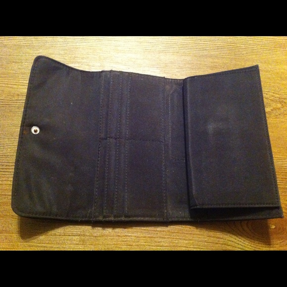 Liz Claiborne Wallet - Picture 3 of 4