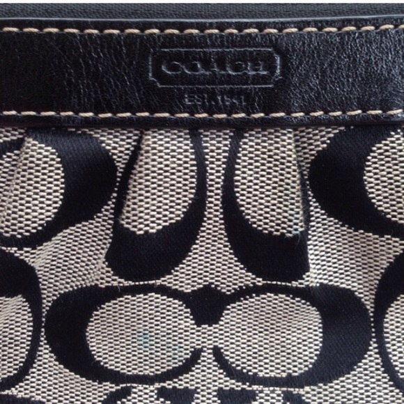 🚫SOLD-Authentic  white and black wristlet. - Picture 3 of 4