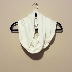 Old Navy Accessories - SOLD - NWT Off-White Infinity Scarf Old Navy Accessories - SOLD - NWT Off-White Infinity Scarf