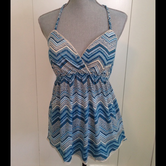 NWT Self Esteem beautiful tank top! ☀️ - Picture 2 of 4